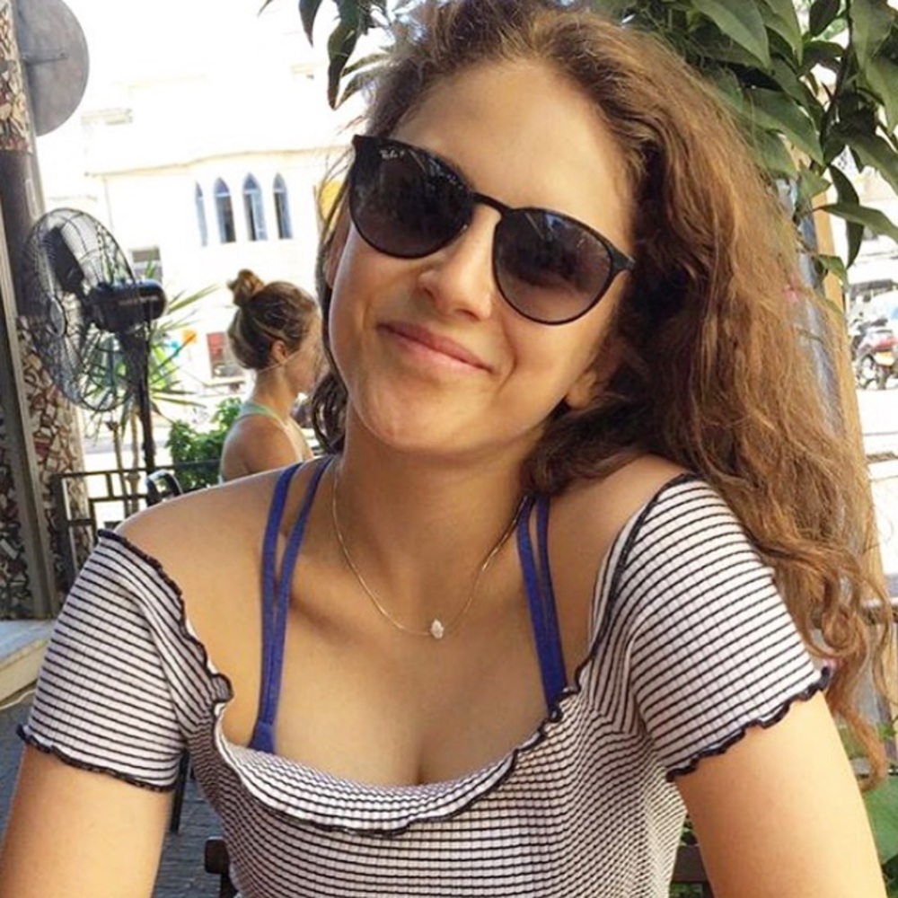 Meet your Posher, Caroline